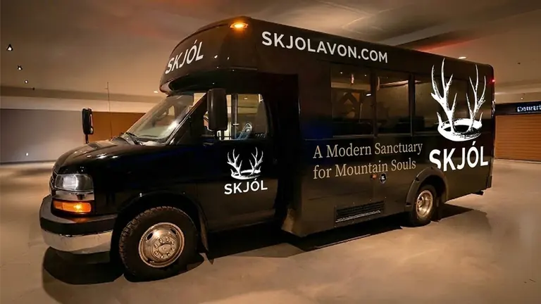 SKJÓL ski shuttle van