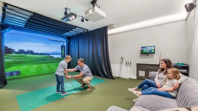 Simulador de golf y multideporte